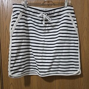 T By Talbots Black And White Stripped Skirt Size XL Nwt
